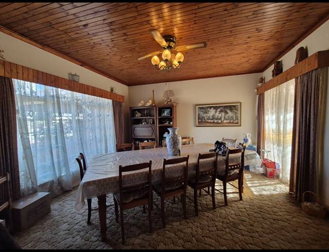 4 BEDROOM HOUSE FOR SALE IN BISHOPS BAY